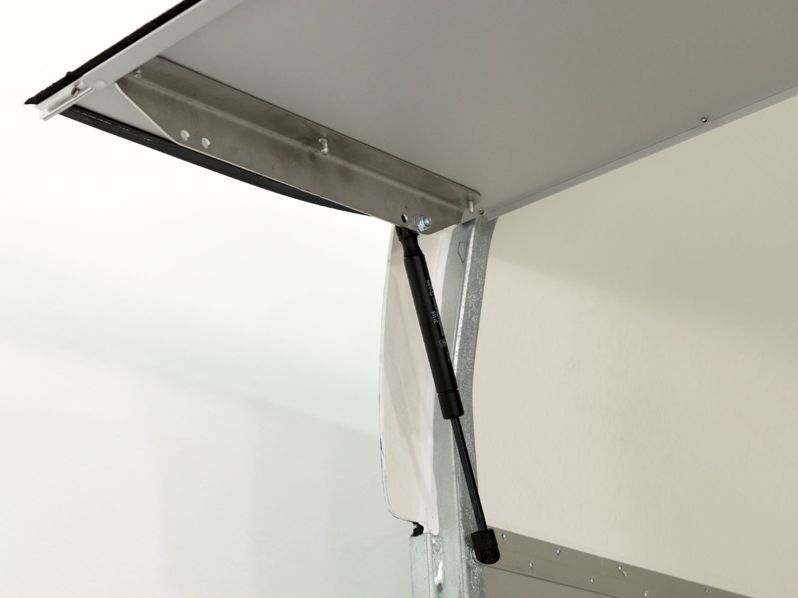 Debon Kofferanhänger C500 164x300cm H:200cm 2,0t|Alu|Polybug|Tür|grau – Bild 8