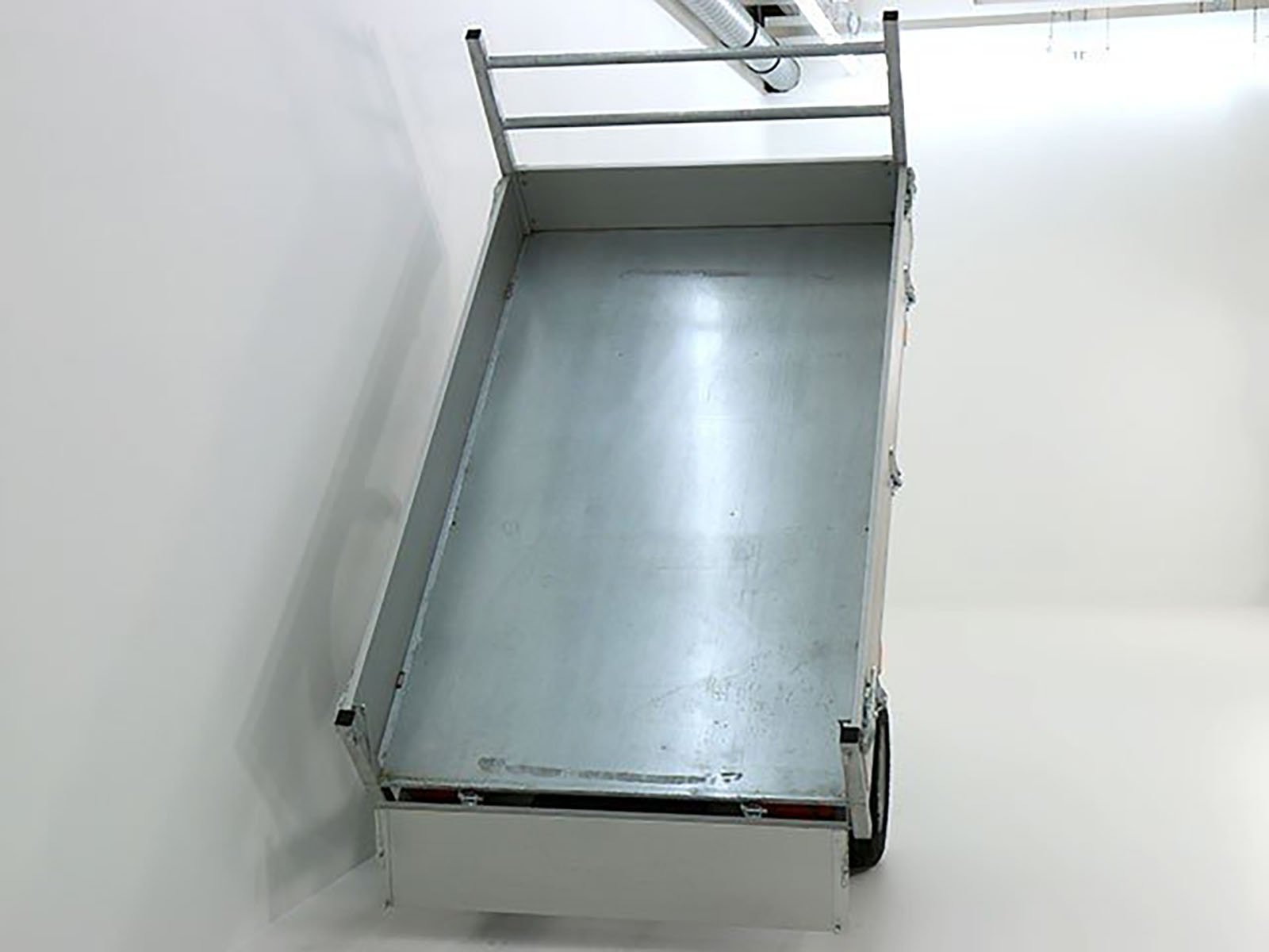 Debon Heckkipper 150x250cm 1,3t|E-Pumpe – Bild 3