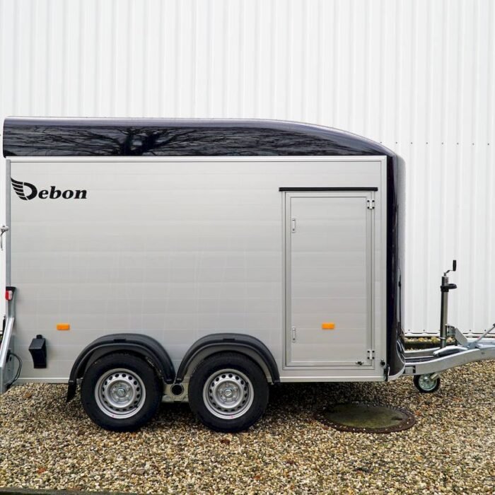 CHEVAL LIBERTE DEBON C500 2600KG ALU ROADSTER SCHWARZ +SEITENTÜR